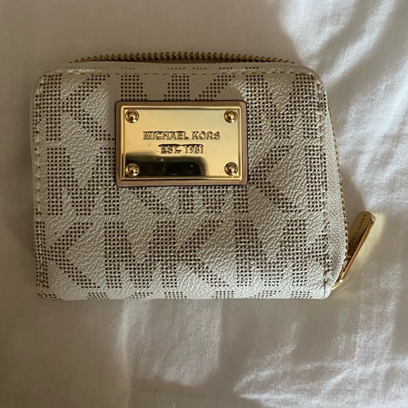 Michael Kors Wallet - Picture 1 of 4
